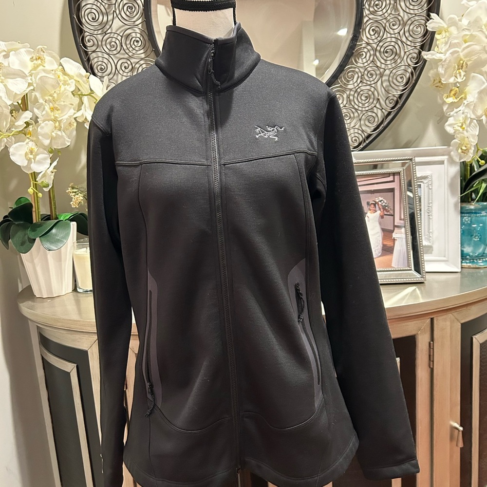 Arc'teryx Women's Black Softshell Full-Zip Utility Jacket #210